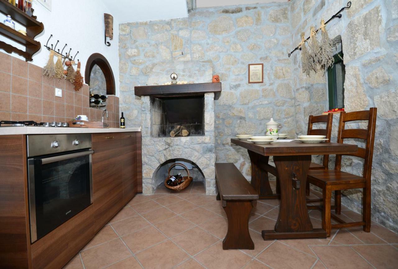House Dida Mate - Cozy House In Nature With Heated Pool 图彻皮 外观 照片